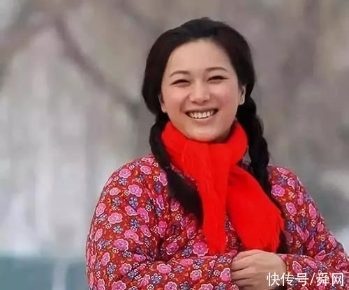 新年怎么穿?既时髦又让七大姑八大姨挑不出毛病