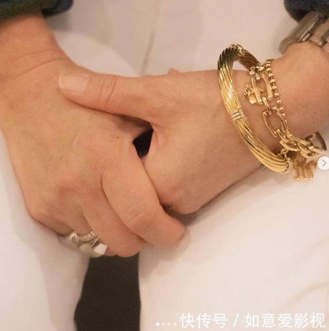 白衬衫|女人要体面活!68岁姥姥口红只用豆沙色,白衬衫必须搭珍珠项链