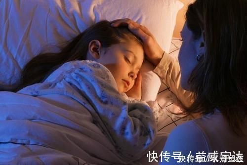 幼儿园|幼儿园“最贪睡宝宝”走红，惹全班师生围观，网友调侃睡美男