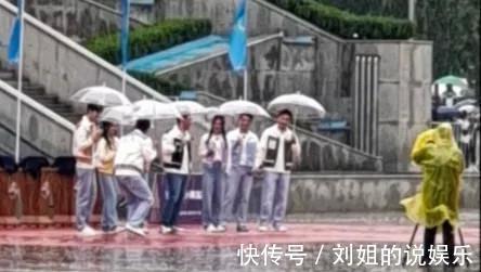 路透照|《奔跑吧黃河篇2》錄制，白鹿路透照美翻了，林一成新顏值擔(dān)當(dāng)