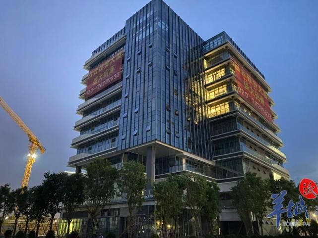 羊城晚报?羊城派|历时500余天建成！白云投资大厦具备投入使用条件