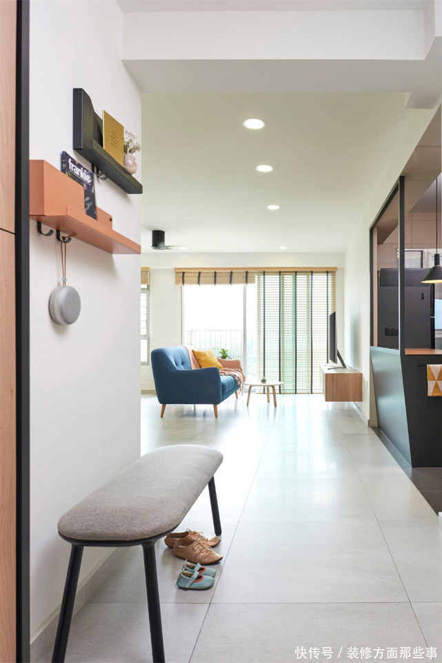 北欧风|96平米北欧三居室,玄关的换鞋凳还有一个小小的置物台,实用