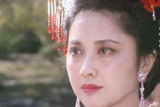 第一美人|她是中国第一美人 经历两次婚姻无儿无女，如今68岁依旧是女神