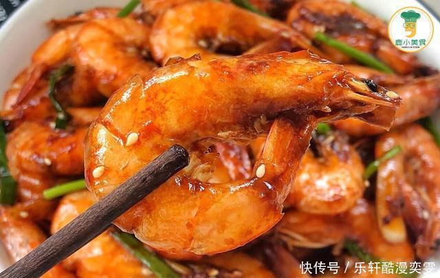 春节待客,寓意“红红火火”的油焖大虾,红亮喜庆,酥嫩美味