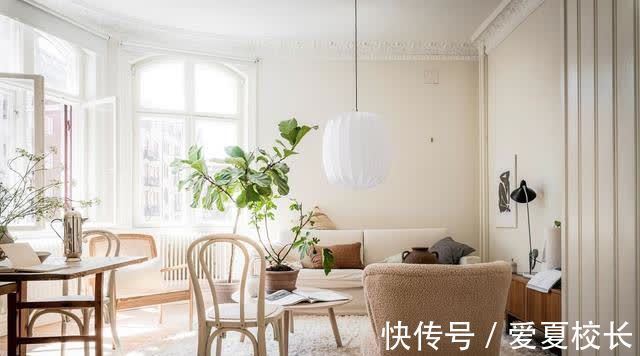 阳台|北京38岁小姐姐的独居生活,34小屋,床直接设计在阳台了