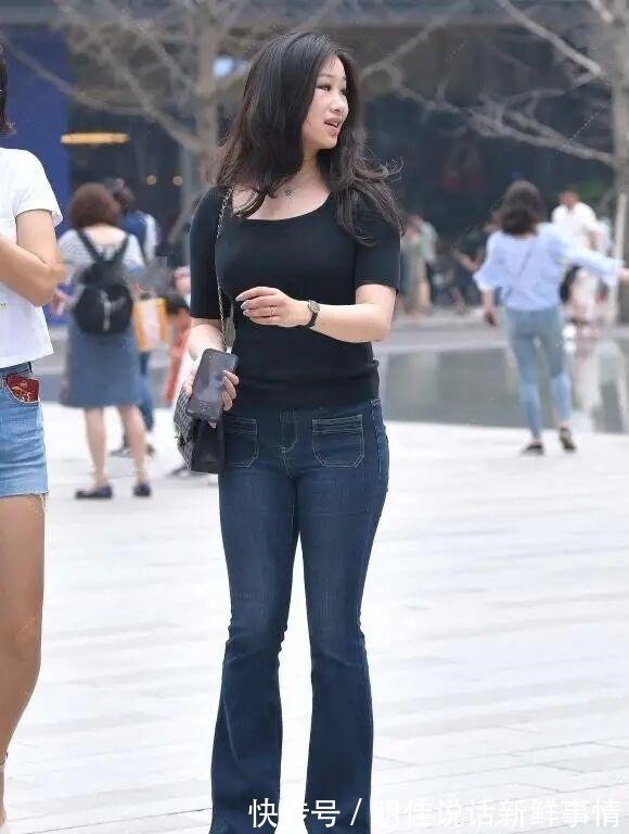 穿搭 “假胯宽”怎么穿衣,重款式也不能忽视了材质,勒出赘肉就尴尬了!