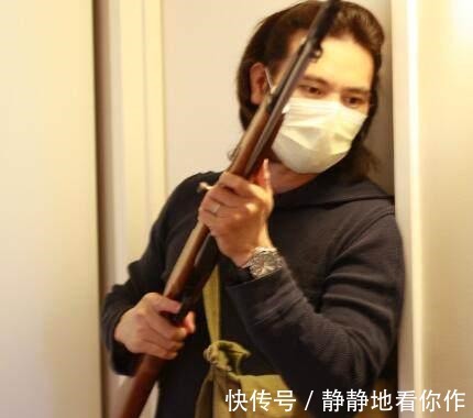 大佬|他是和崩牙驹齐名的大佬,41岁只手遮天,20年后写28字诗总结一生!