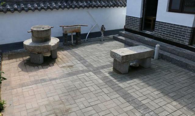 四合院|堂哥回农村花50万自建四合院,给父母养老,全村都羡慕嫉妒恨