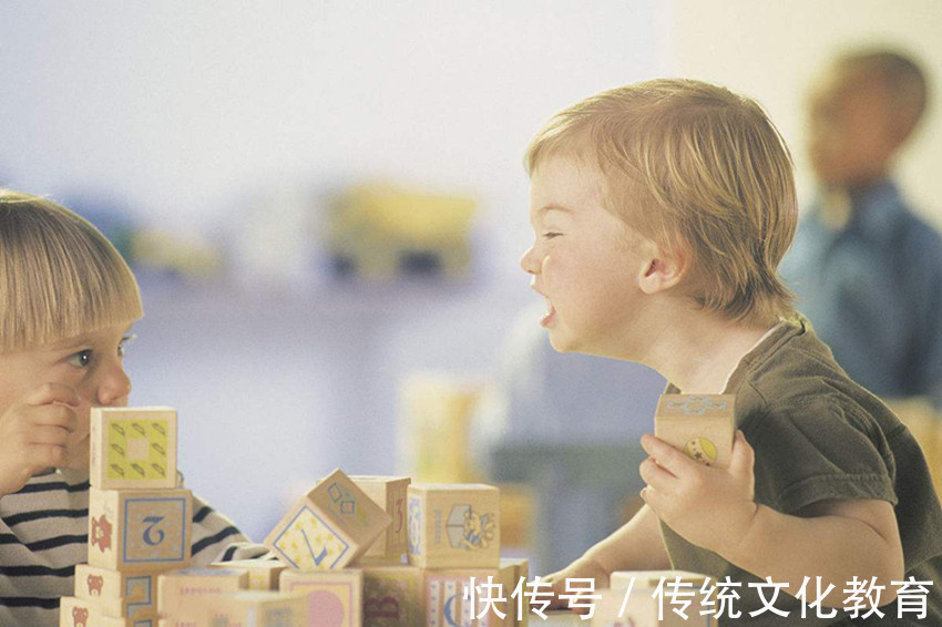 回事|孩子脾气易暴躁、蛮不讲理,父母可别不当回事,学会这三招才有效