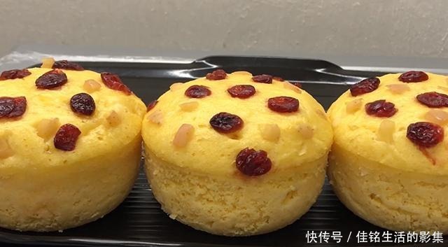 蓬松|玉米面最好吃做法,手不沾面,开水一烫,蓬松暄软,比面包还好吃