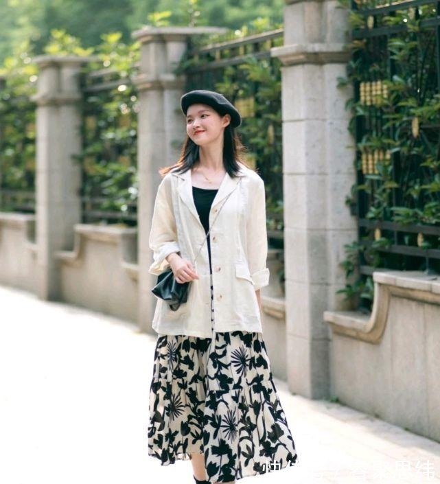 视觉效果 女人的服装穿搭很有讲究,可以穿上精致的裙装,轻松成为优雅女人