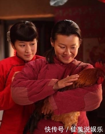 明德英|18岁小八路被日军追赶，沂蒙哑嫂哺乳救他，当了大官后报恩一生