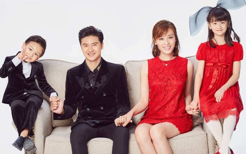 葡萄|出生第一天就火了,“高颜值女婴”睁开眼,护士:我还是第一次见