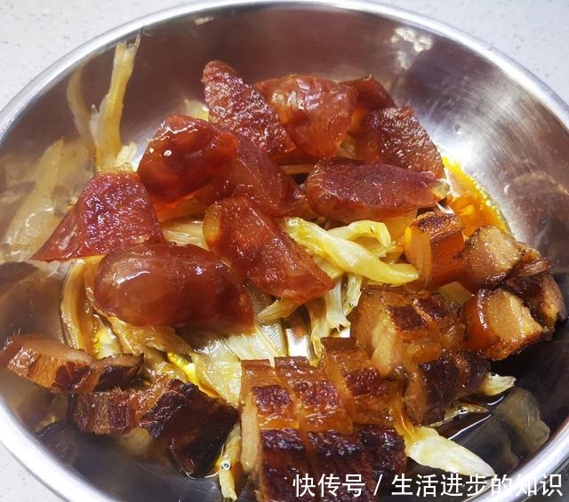  蒸腊肠腊肉，属于冬天的美味