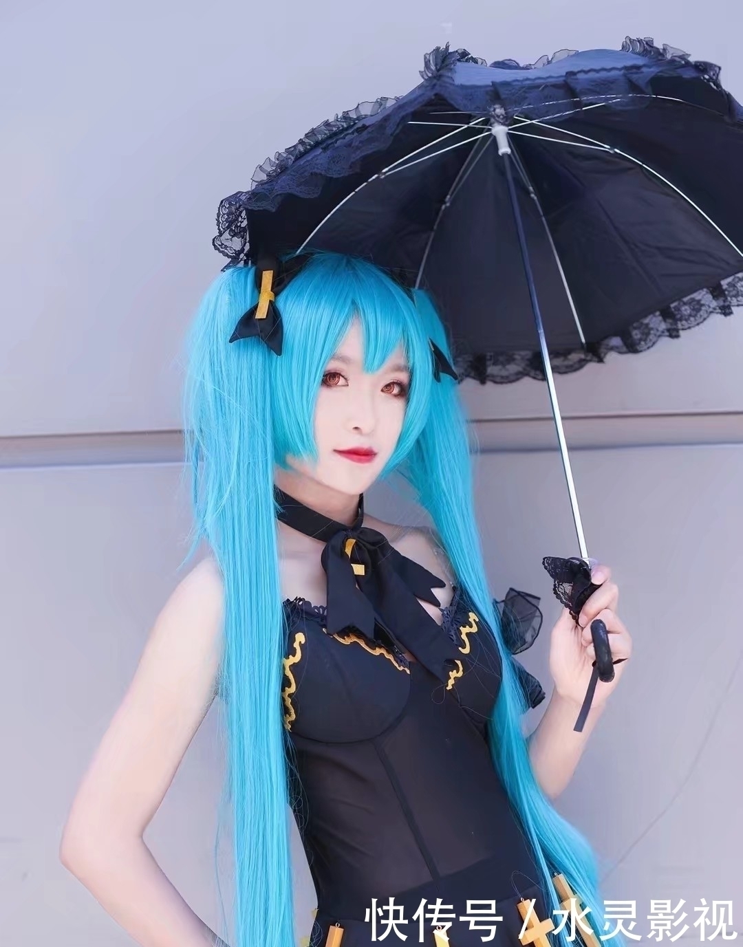 吸血鬼Cos|同样是吸血鬼Cos,差距能有多大,萝莉吸血鬼吸睛,初音认真的吗?