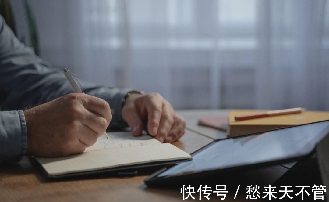 莫里#这本畅销了23年的人生之书,每个人都应该停下来读一读