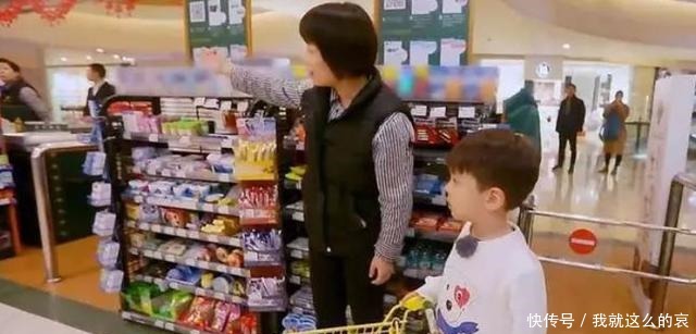 3岁女宝意外走丢,当广播念出爸爸的名字后,路人忍不住乐了!