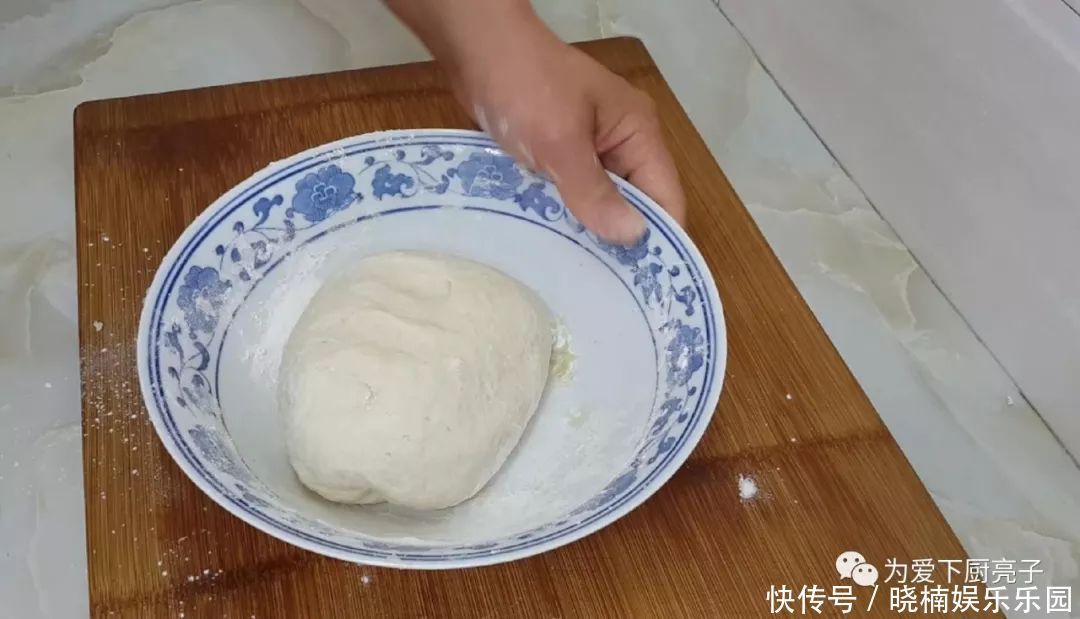 烙饼|面粉最好吃的做法,不发面不烙饼,比油条都好吃,好吃到直流口水