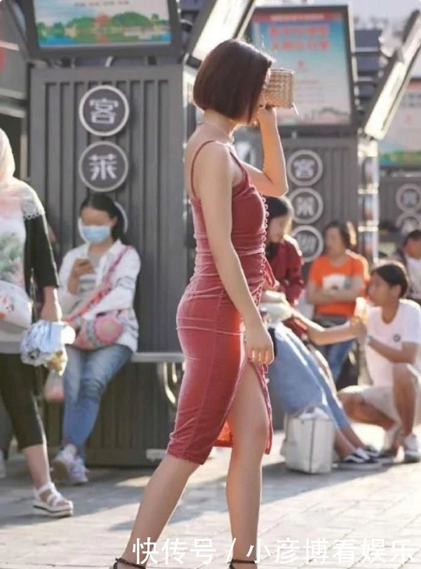 吊带|粉色吊带连衣裙,简约不失美感,纽扣设计别出心裁