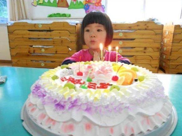 发圈|“能不能别带蛋糕去幼儿园过生日”宝妈发圈吐槽,引其他家长共鸣