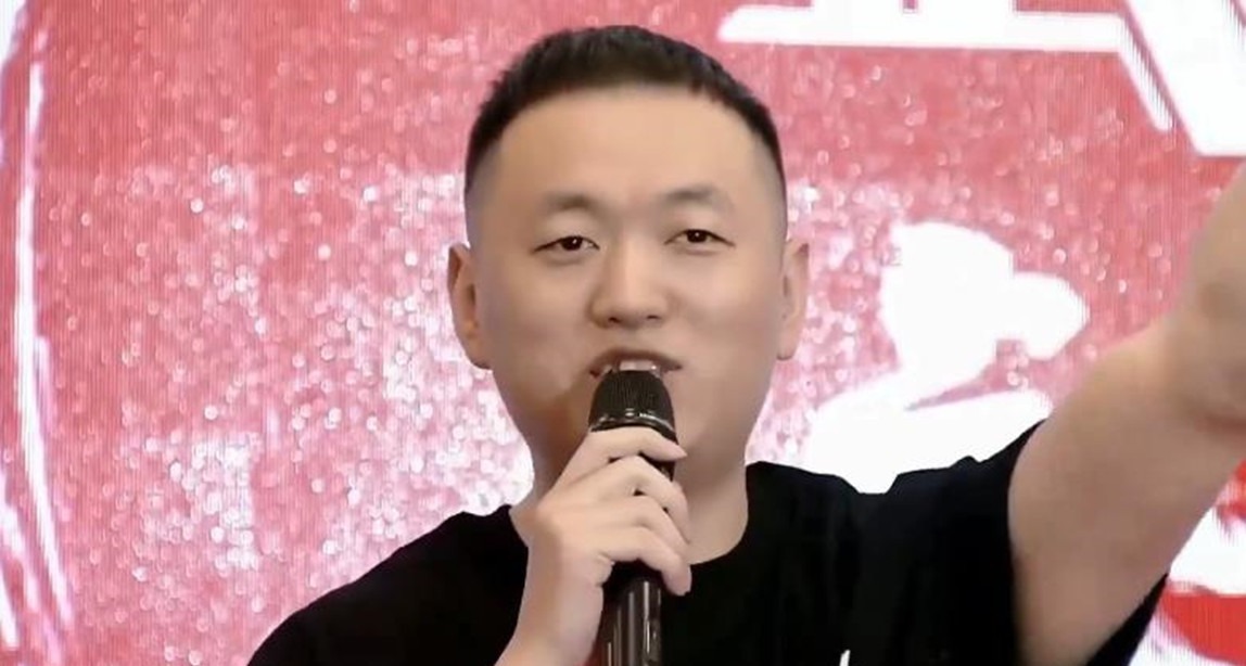 向佐|向佐KO药水哥,药水哥被全程吊打,虽然他输掉了比赛,却赢得更多