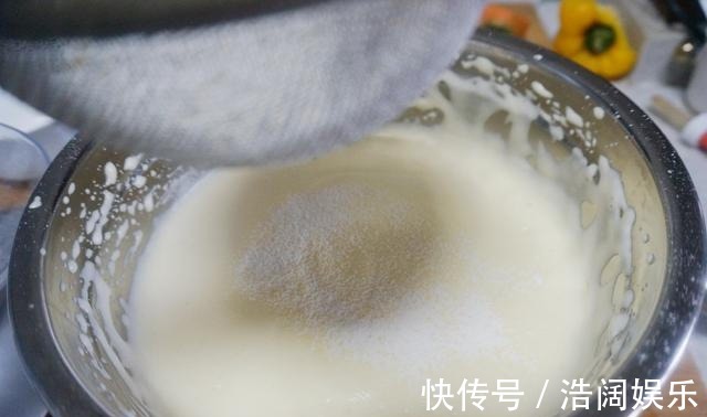 最简单的蛋糕做法,不用烤箱就能做,蓬松好吃不上火,一学就会