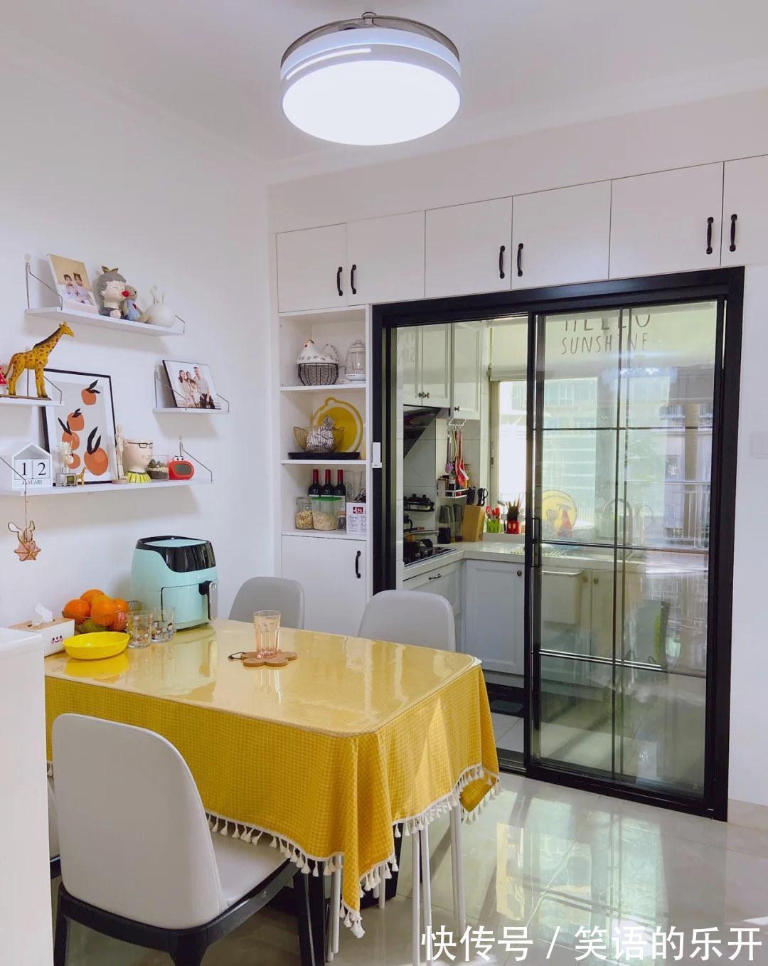 天花板|终于入住新家了,全屋不造型,天花板只做石膏线,温馨又舒适