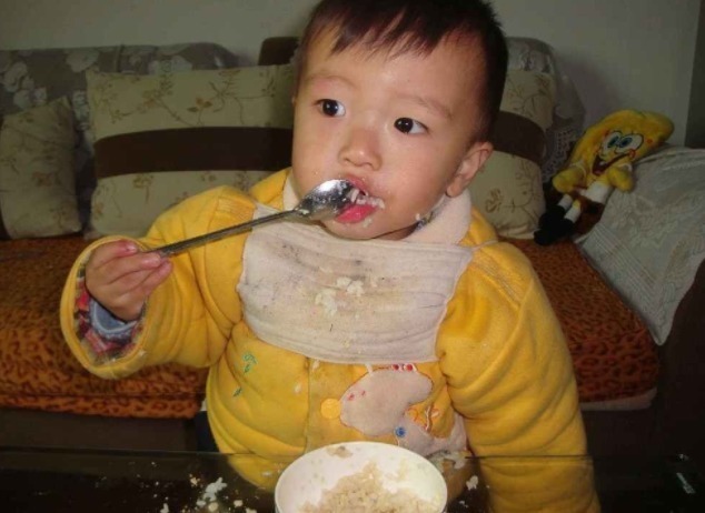 回事儿|不想让娃变成病秧子,2岁之前,别碰5种食物,家长别不当回事儿