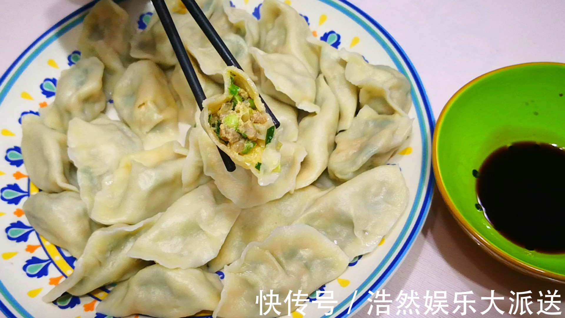 韭菜馅怎么调才好吃大厨教你诀窍，鲜美不出水，和饭馆的一个味