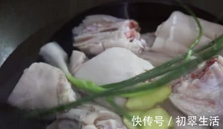 做出来的猪蹄有腥味?30年大厨:没做好这2步,猪蹄都浪费了