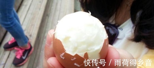 清水|水煮鸡蛋只用清水就错了,多加1步,蛋壳一碰就掉,鸡蛋香嫩美味!