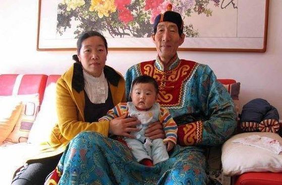 如今|“巨人”鲍喜顺老来得子，医生担心孩子的身高，如今一切正常