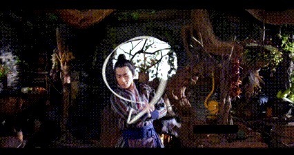 |搞笑GIF:没想到你还是个技术狗,以前真是看错你了!