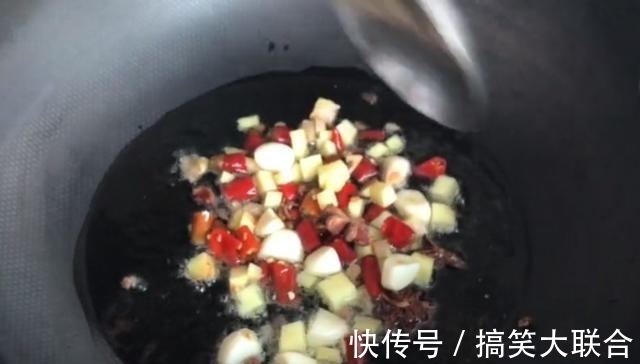 红烧羊肉|美味好吃的红烧羊肉，羊肉色泽深红、糯而不散、浓香悦目！