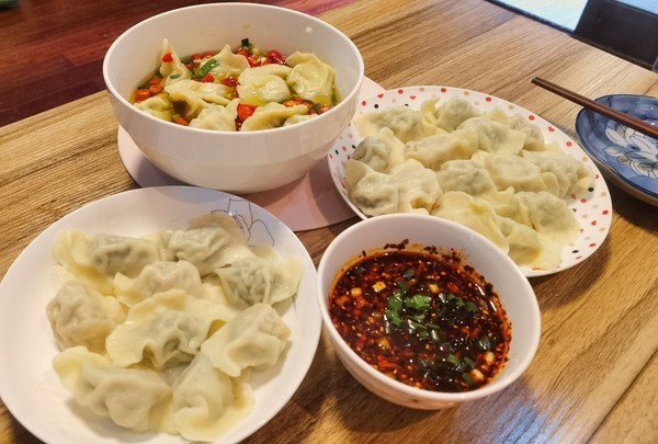 不想吃速冻饺子几分钟教你学会，爽滑劲道的手工饺子