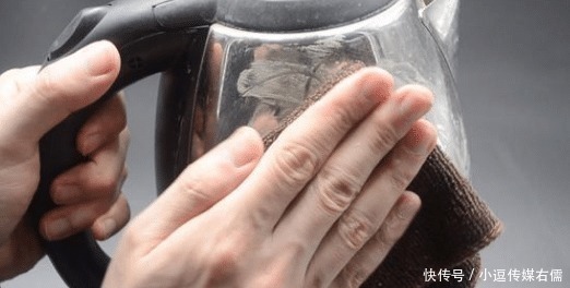 邻居|用完的牙膏管别扔掉,在厨房里还有不少妙用,邻居见了纷纷学