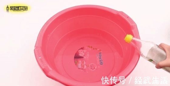 洗洁精|今天才知道,羽绒服领子上的这块布,还有这用处!看完回家试试