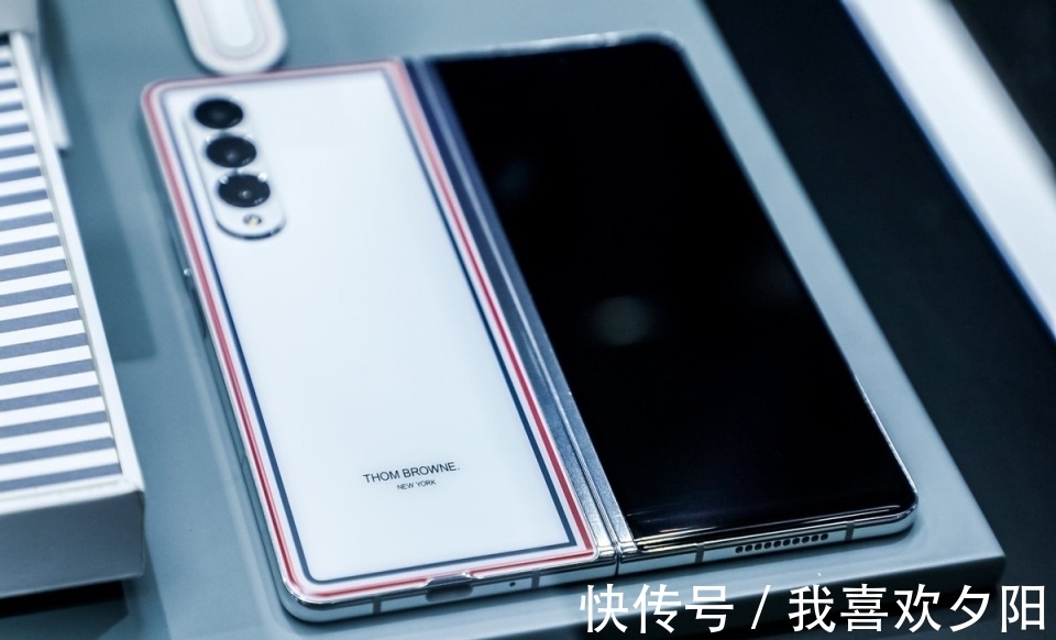 三星手机|GalaxyZFold3，Flip35G与三星品牌代言人陈坤开启无限可能