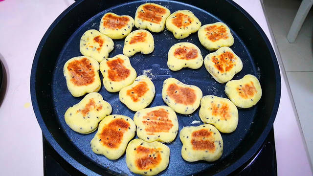 解馋|每次做这道面食,孩子都抢着吃,好吃料又足,营养又解馋,太香了