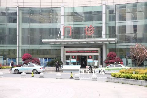 喉咙|惨痛！浙江男子喉咙不舒服，一查已是癌症晚期！临近年末千万小心