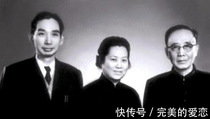 心爱的女人!郭沫若用4字骂鲁迅,鲁迅用5字进行回击,世人:符合郭沫若一生