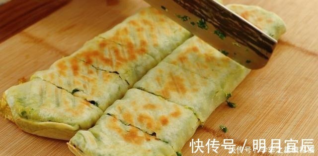 韭菜鸡蛋饼|教你在家做早餐,学会不用买着吃,比卖的还好吃,出锅就吃光,香!