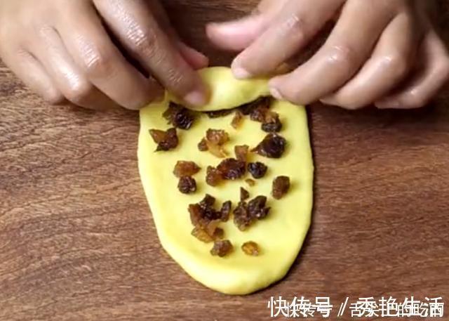 1斤面粉加4个鸡蛋,你最想不到的做法,比馒头简单,比馅饼好吃