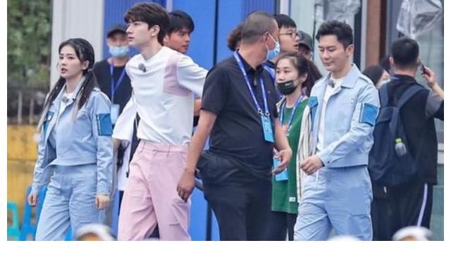 《黄河篇2》被力压，林一还官宣“新作”，搭档小花是跑男老熟人