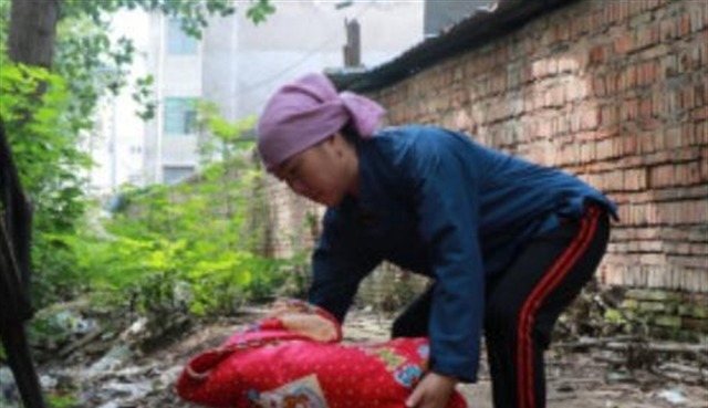 赡养|四川老汉收养一女婴,辛苦抚养23年,女儿长大后却将其告上法庭