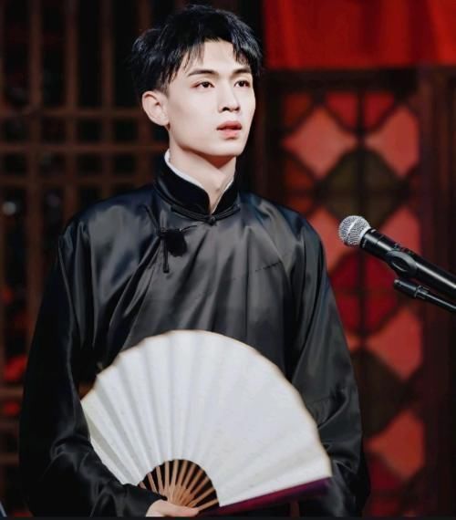 尹正|秦霄賢新綜路透來襲,孟鶴堂周九良新造型加盟節(jié)目,網(wǎng)友:這誰啊,不認識