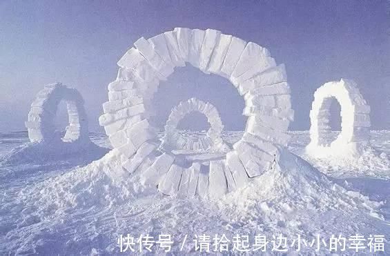 艺术家|他用最简单的树叶、石头、羽毛,建了一座美到极致的自然美术馆