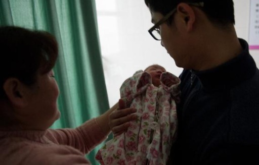 爸爸|爸爸姓“吉”,护士将出生证明打错,宝爸看后不怒反笑:不改了