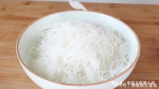 白萝卜|做萝卜丸子时，加淀粉就错大了，大厨教你正确做法，味道格外香