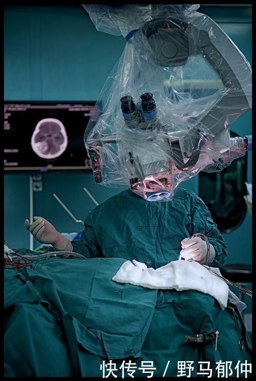 美国传来一个重磅消息,史无前例的革命打响,看完令人背后一阵发凉